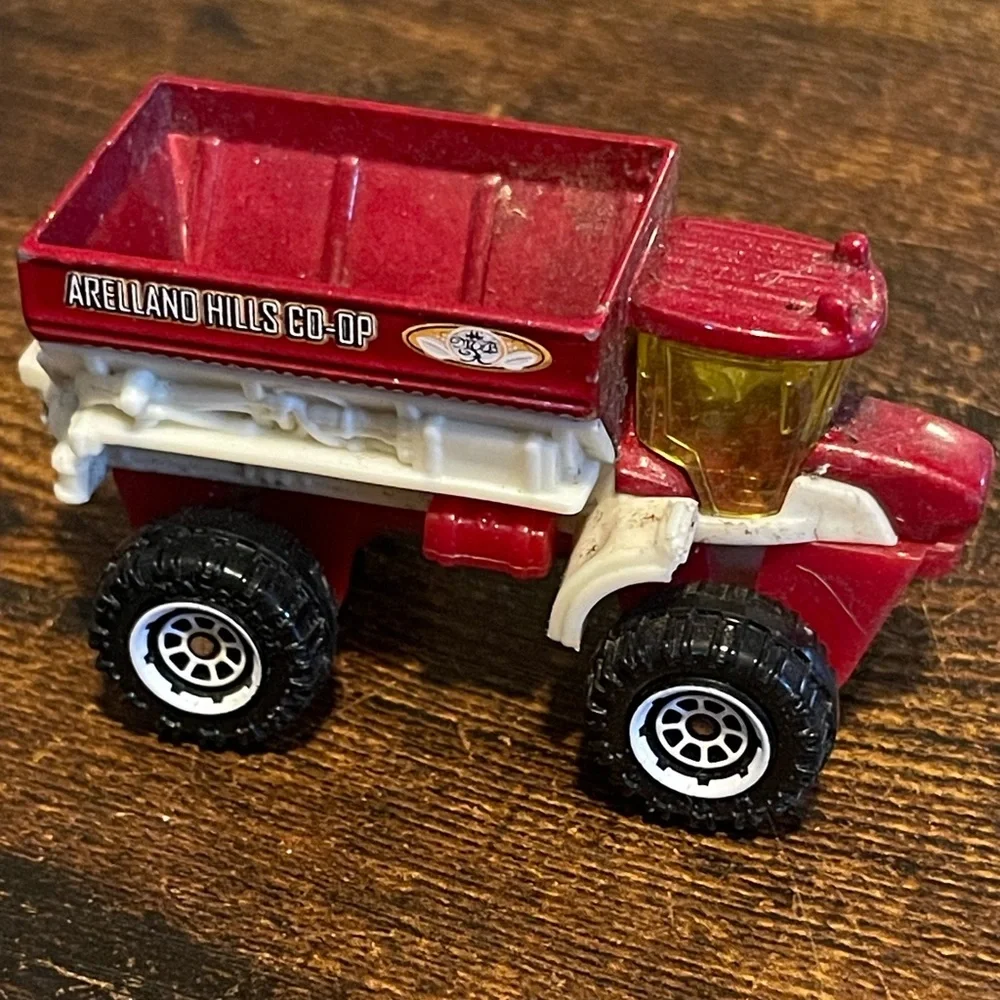 Matchbox - Sowing Machine: MBX Construction #44/120 (2015) *White & Red Edition*